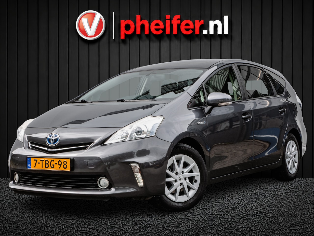 Toyota Prius Wagon - 1.8 Aspiration Aut. 7 pers./ Camera/ Head up/ Panoramdak/ Navigatie - AutoWereld.nl