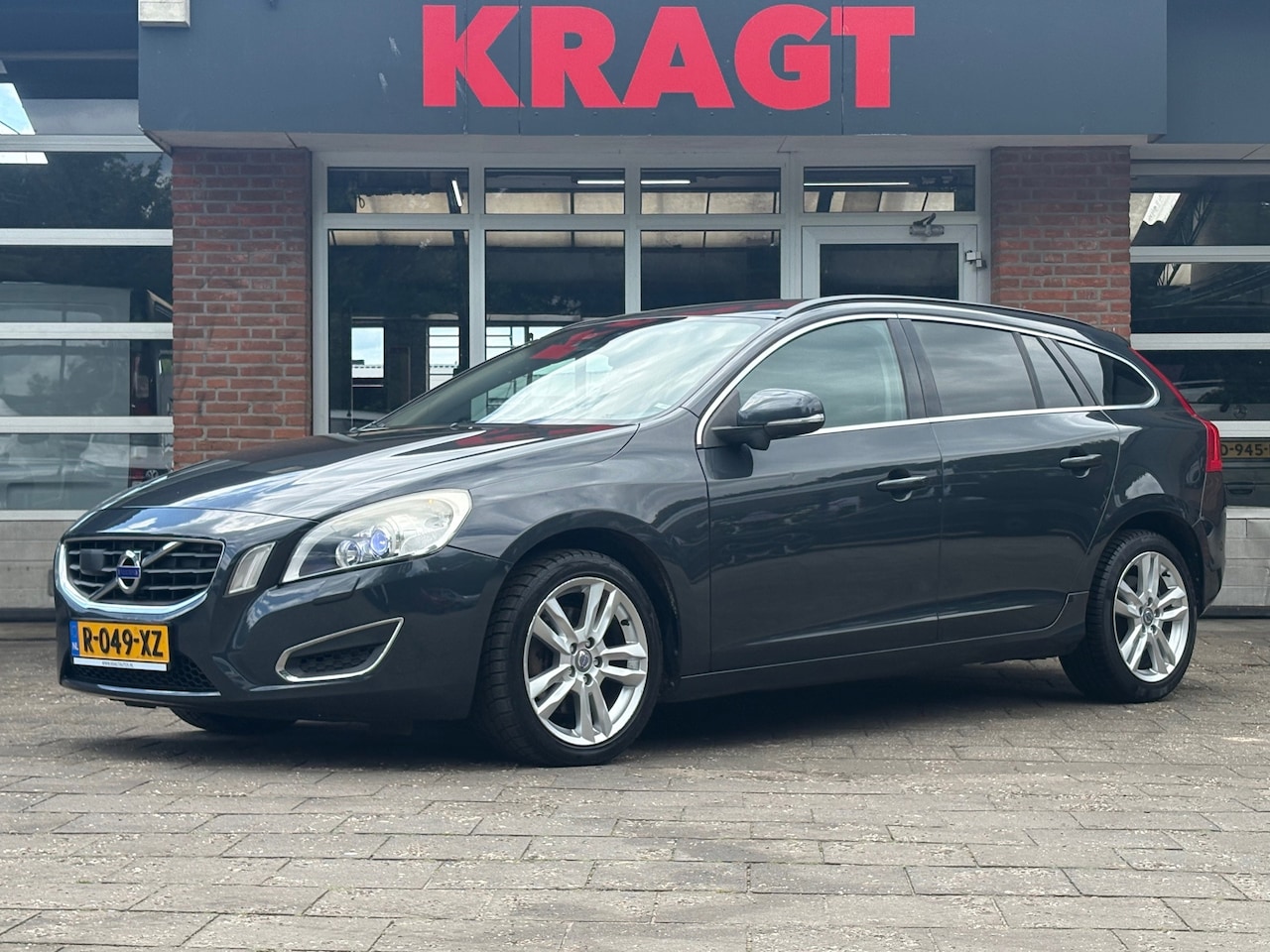 Volvo V60 - R-Design 1.6 T4 180 pk - LEES OMSCHRIJVING - - AutoWereld.nl