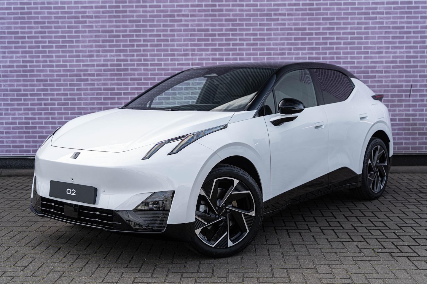Lynk & Co 02 - More 66 kWh | Dodehoekdetectie | Stoel/Stuurverwarming | 360 graden camera | 445 km elektr - AutoWereld.nl