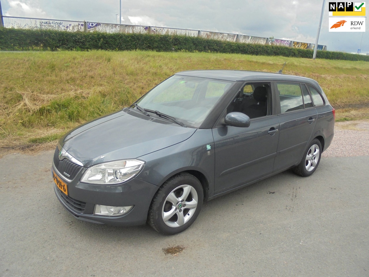Skoda Fabia Combi - Skoda Fabia 1.2 Tdi staion airco lmv navigatie EXPORT PRIJS - AutoWereld.nl