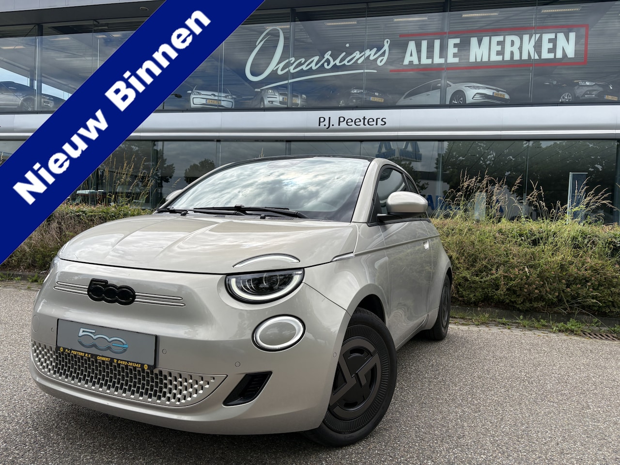 Fiat 500e - Giorgio Armani 42 kwh 118 PK - AutoWereld.nl