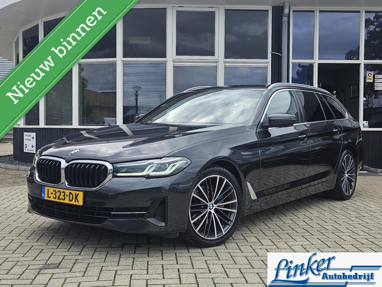 BMW 5-serie Touring - 520i Executive LEDER/NL-AUTO- CARPLAY - AutoWereld.nl