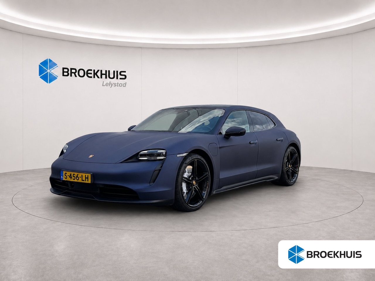 Porsche Taycan Sport Turismo - 93KWH 475PK PERFORMANCE / LED MATRIX / PERFORMANCE BATTERY / PORSCHE SERVICE BUNDEL / PANO - AutoWereld.nl
