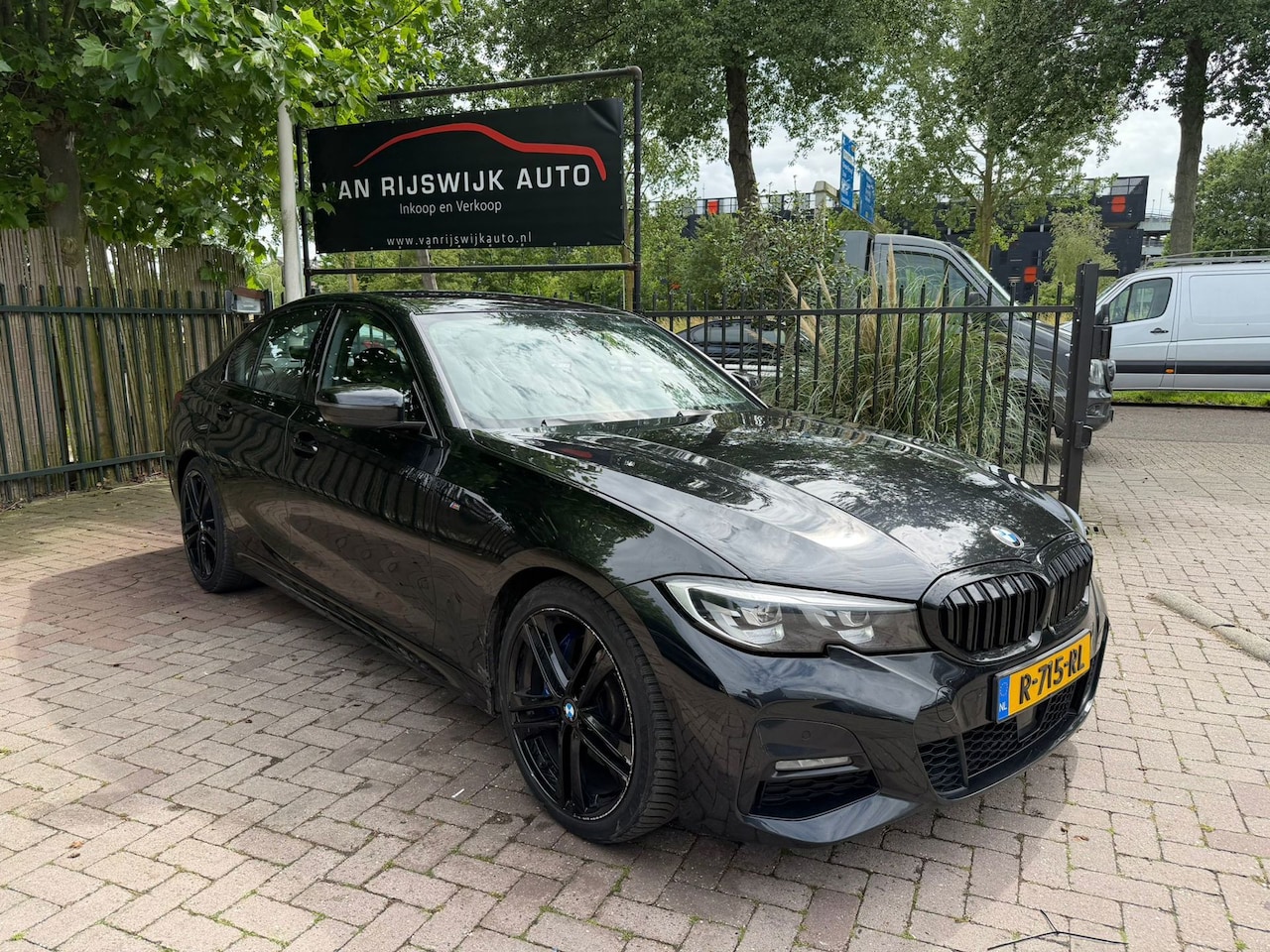 BMW 3-serie - 330d Business Edition €17890NETTO M-Sport Leder Xenon - AutoWereld.nl