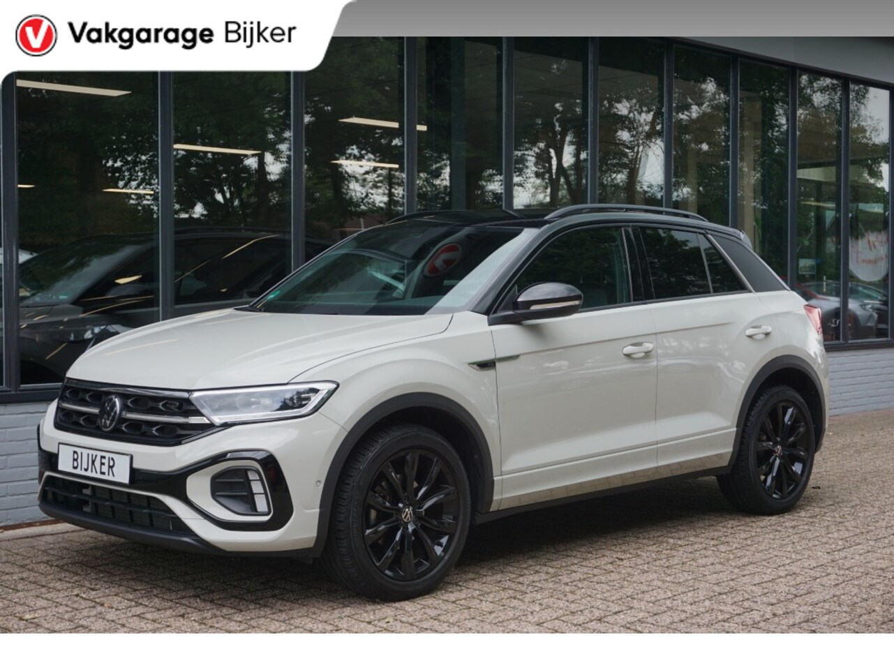Volkswagen T-Roc - 1.5 TSI R-Line Business Camera/Trekhaak! - AutoWereld.nl