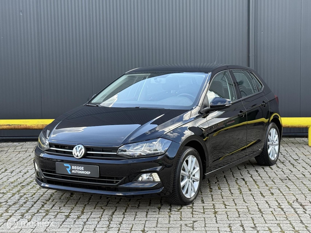 Volkswagen Polo - 1.0 TSI Highline NAVI| PDC | NIEUWSTAAT - AutoWereld.nl