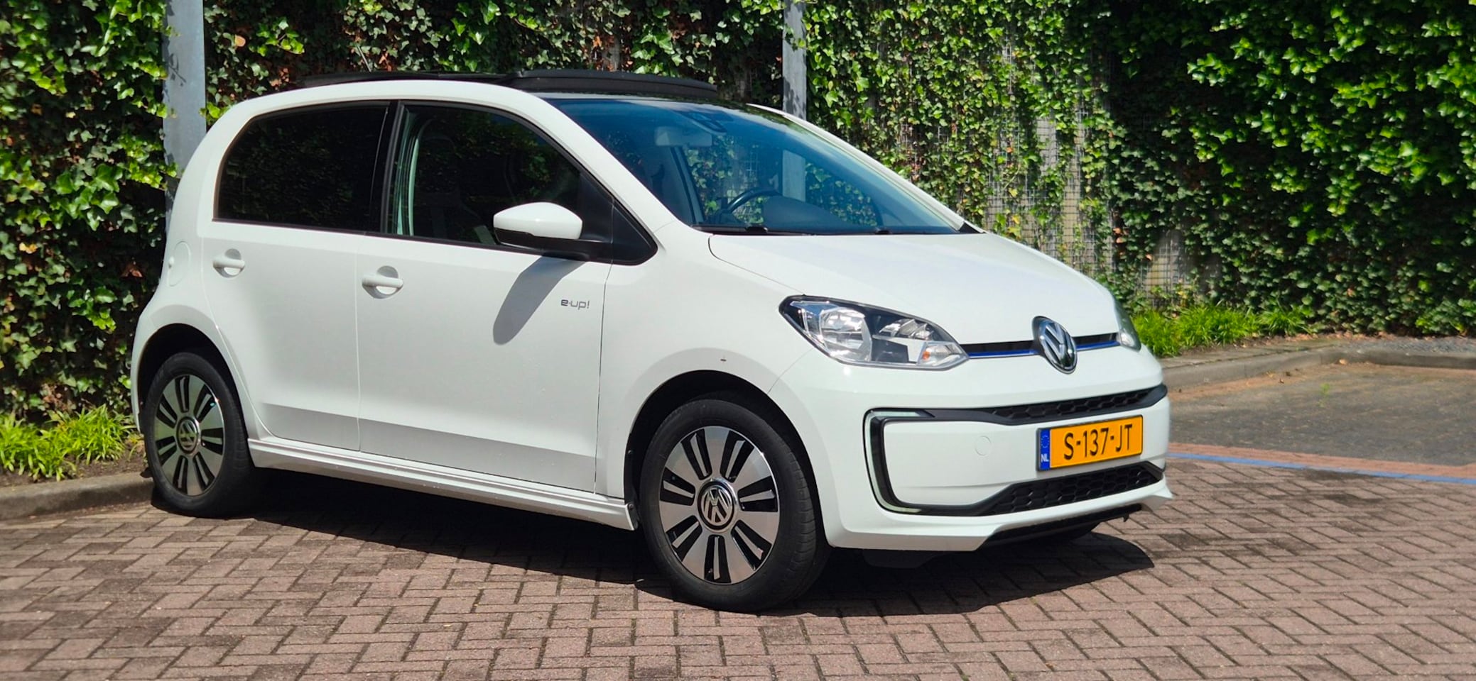 Volkswagen e-Up! - Pano | Cam | Stoelverwarming | Cruise - AutoWereld.nl