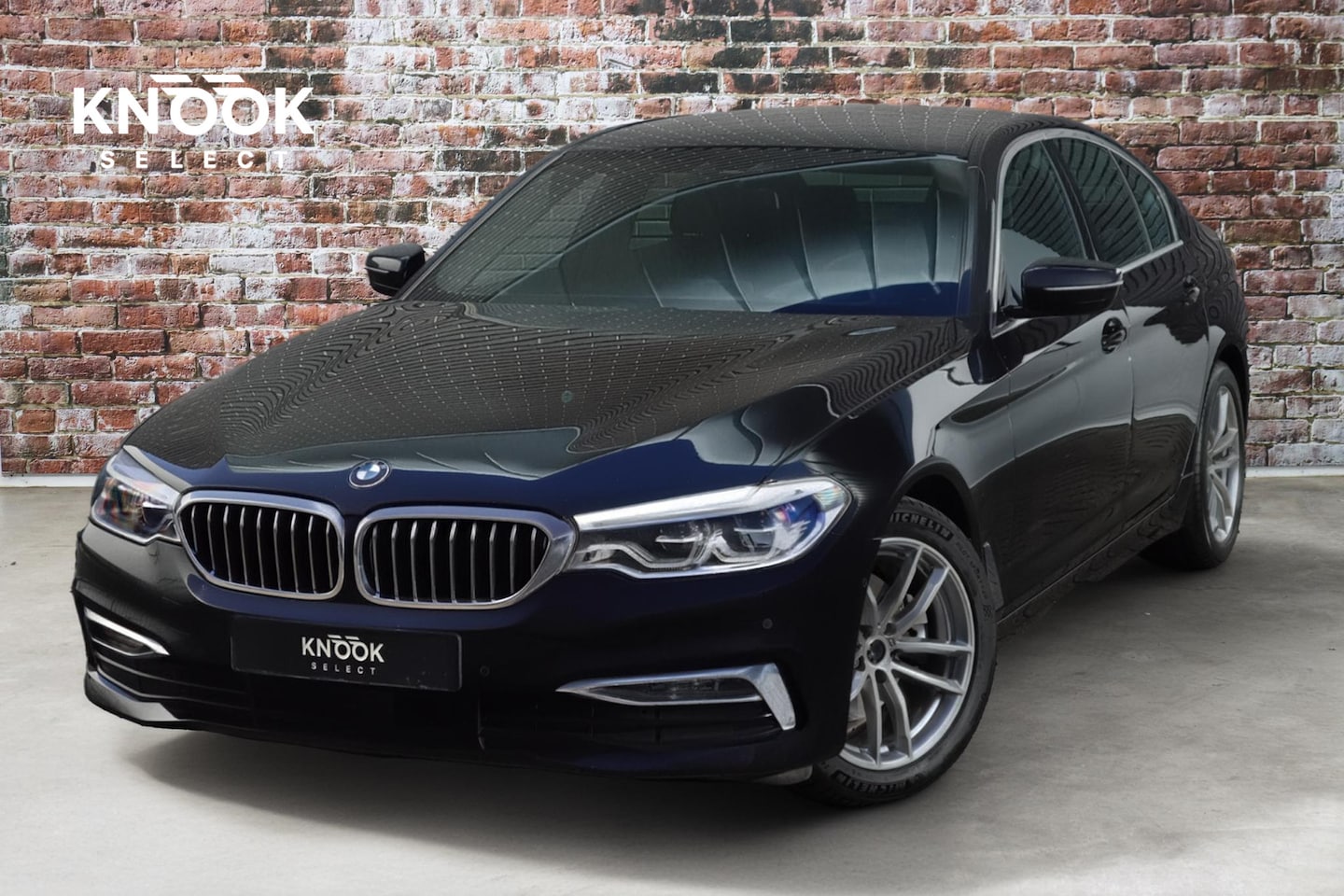 BMW 5-serie - Sedan 520i High Executive Luxury Line Automaat / Navigatiesysteem Professional / Comfortst - AutoWereld.nl