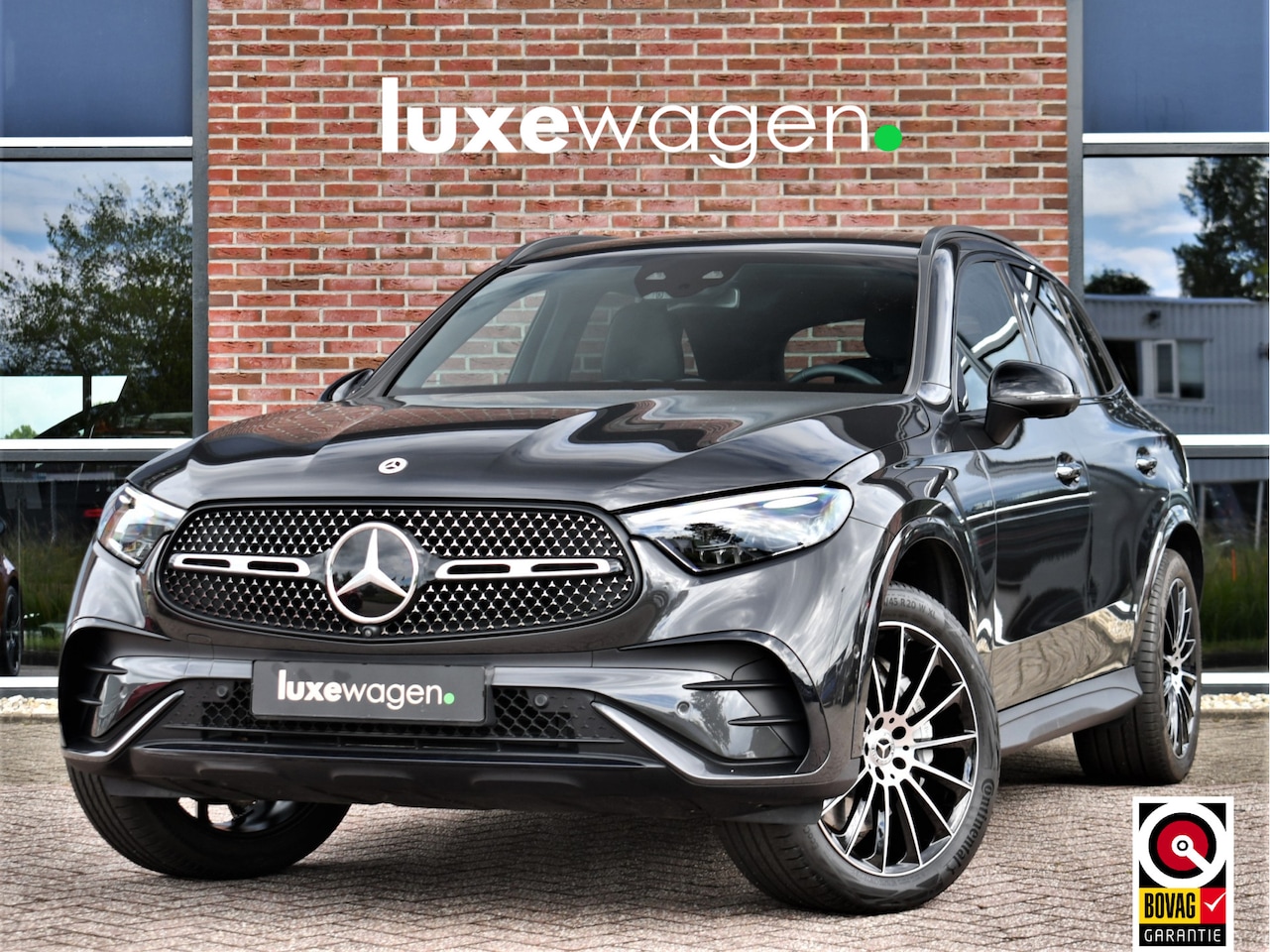 Mercedes-Benz GLC-klasse - 300e 4M AMG Premium Distronic Burmester Night - AutoWereld.nl