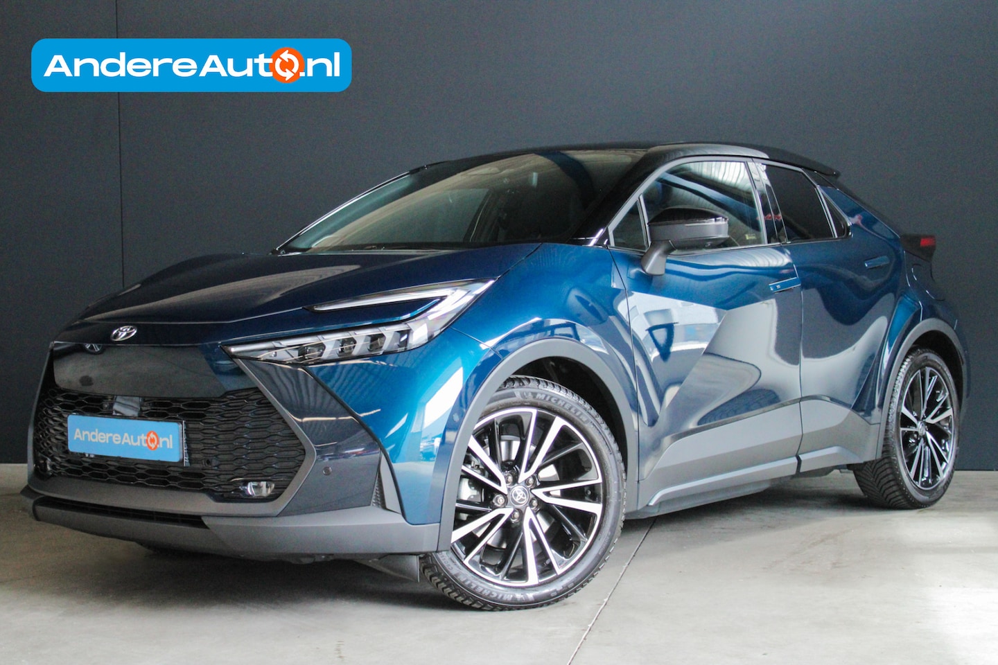 Toyota C-HR - 2.0 Plug-in Hybrid 220 Executive |trekhaak|leder/alcantara|JBL|elektrische achterklep| - AutoWereld.nl