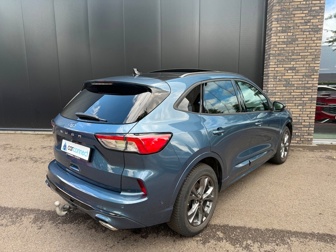 Ford Kuga - 1.5 Eco 150pk ST-Line X Panorama, Navi, Trekhaak, Camera's BOMVOL!! - AutoWereld.nl