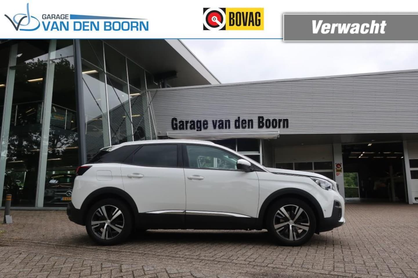 Peugeot 3008 - 1.2 PureTech, Stoelverwarming, CarPlay/Android, All-Season, Trekhaak etc. - AutoWereld.nl