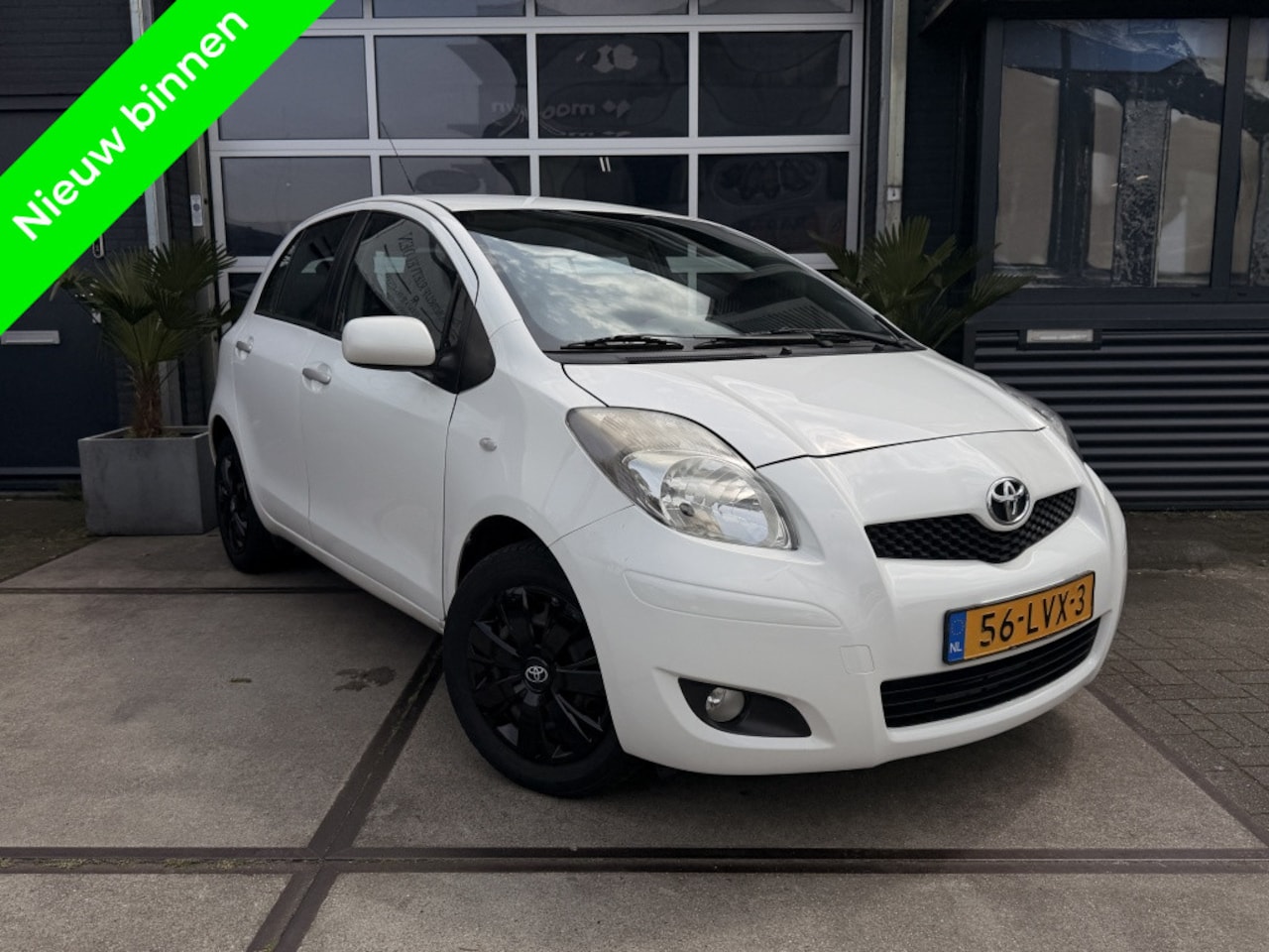Toyota Yaris - 1.3 VVTi Aspiration Automaat Navi PDC! Inruil mogelijk! - AutoWereld.nl