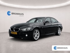 BMW 3-serie - 3-SERIE 318I 136PK M-SPORT AUTOMAAT / NAVI / XENON / CLIMA / LED / PDC / 18" LMV / TREKHAA
