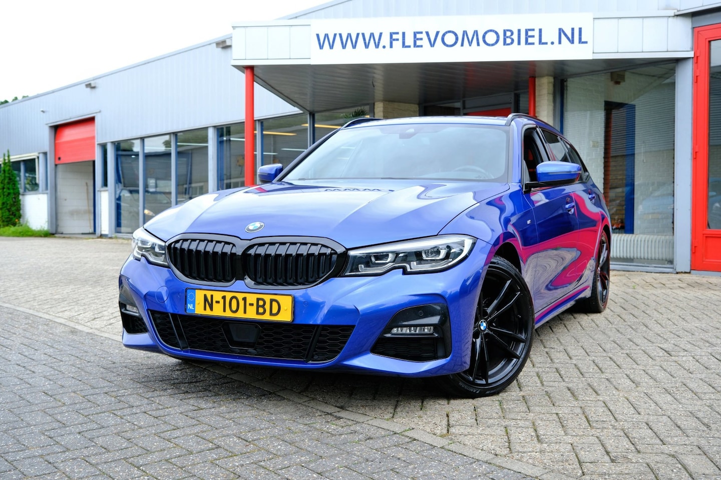 BMW 3-serie Touring - 320d M Sport Aut. Pano|Leder-Alcantara|Cam|Adapt.Cruise|CarPlay|LMV - AutoWereld.nl