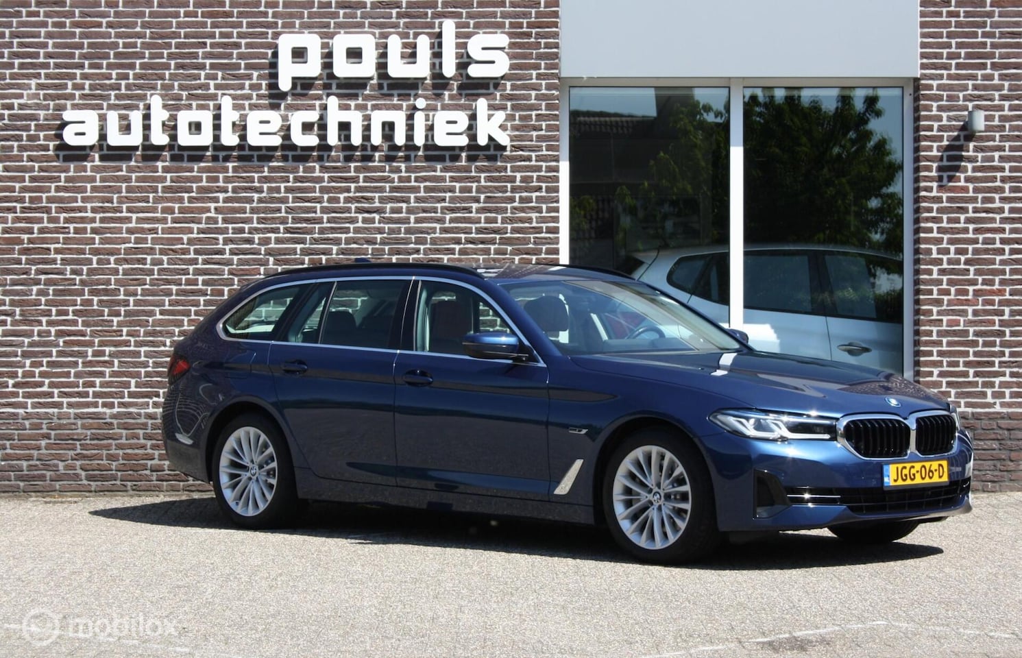 BMW 5-serie Touring - 530e xDrive High Exe. , Comfort stoel, head-up, 29.000 KM! - AutoWereld.nl