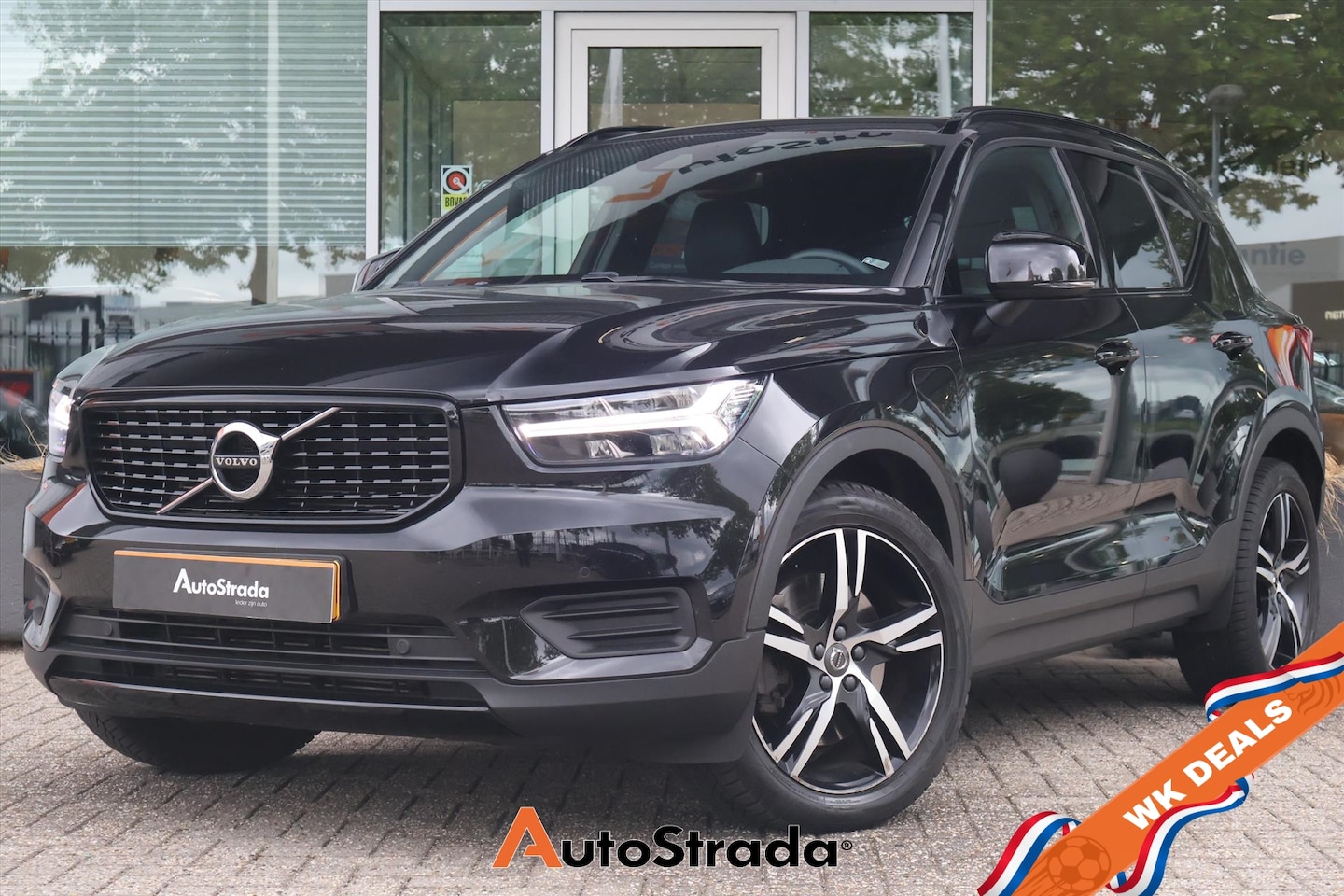 Volvo XC40 - T4 R-Design Twin Engine 211pk | Virtual | Camera | LED | ACC | Climate | Navigatie | Carpl - AutoWereld.nl