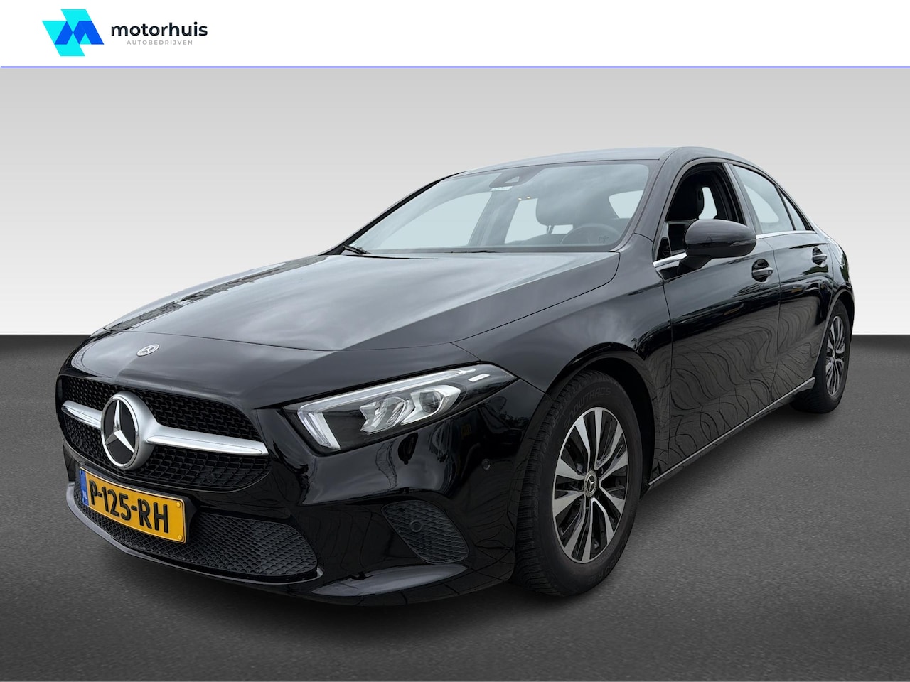 Mercedes-Benz A-klasse - 180 Business Solution AMG (Thermatic) | Achteruitrijcamera | Airco (automatisch) | Cruise - AutoWereld.nl