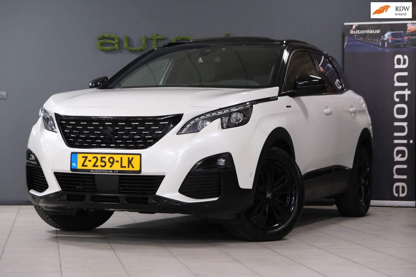 Peugeot 3008 - 1.6 PureTech GT Line |BLACKPACK| *PANORAMADAK 181pk* Camera/All-Season/Apple Carplay - AutoWereld.nl