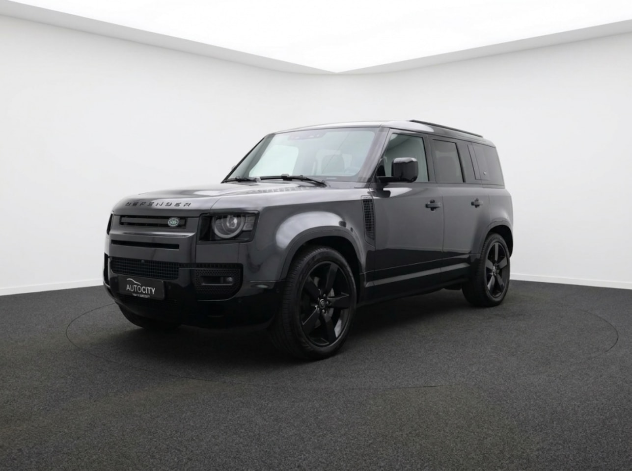 Land Rover Defender 110 - 2.0 P300e Hybrid X-Dynamic HSE | Pano | TREKHAAK | VOL - AutoWereld.nl