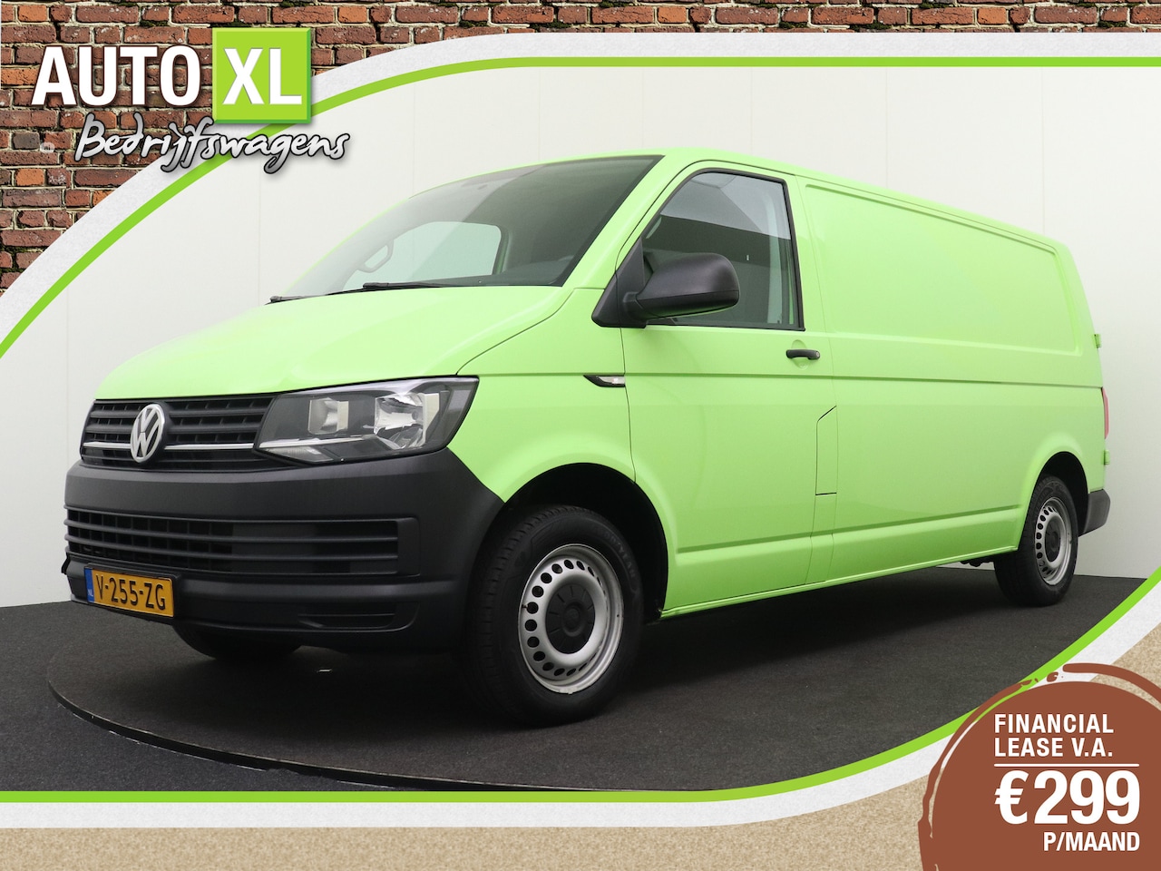 Volkswagen Transporter - 2.0 150 PK Aut. TDI L2H2 Highline Carplay Navi Trekhaak - AutoWereld.nl