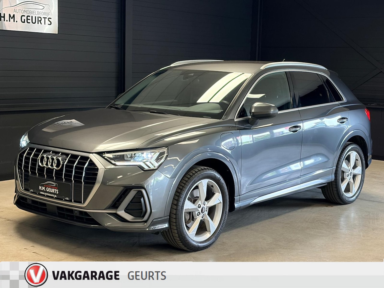 Audi Q3 - 4.5 TFSIe S line | 1e Eigenaar | Matrix LED | Camera | Adaptive Cruise - AutoWereld.nl