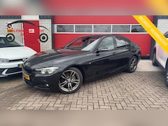 BMW 3-serie - 318i M Sport Edition M-PAKKET / BLACK OPTIC / FULL LED / LEDER / STOELVERW / GR NAVI / CLI