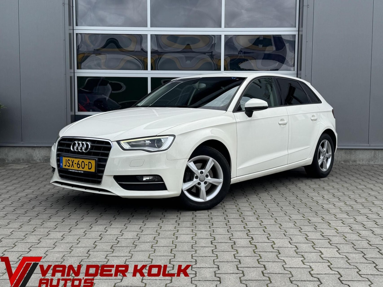 Audi A3 Sportback - 1.4 TFSI Ambiente 5 Deurs | Xenon | Sensoren | Lichtmetaal | Climate | Stoelverwarming - AutoWereld.nl