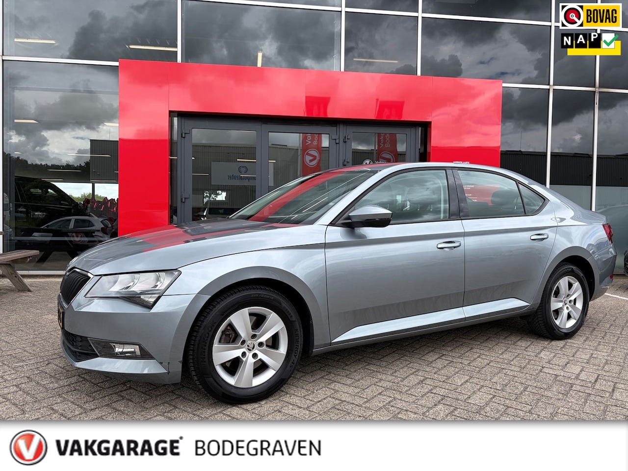 Skoda Superb - 1.4 TSI ACT Active Business 1.4 TSI ACT Active Business - AutoWereld.nl