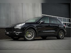 Porsche Cayenne - 3.0 S 417 pk E-Hybrid Platinum Edition Sport-Chrono / Facelift/ NL-Auto/ Dealer.Ond/ Pano