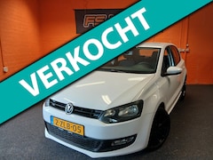 Volkswagen Polo - 1.2 / 5 DEURS / SPORT-LINE / NAVI / AIRCO