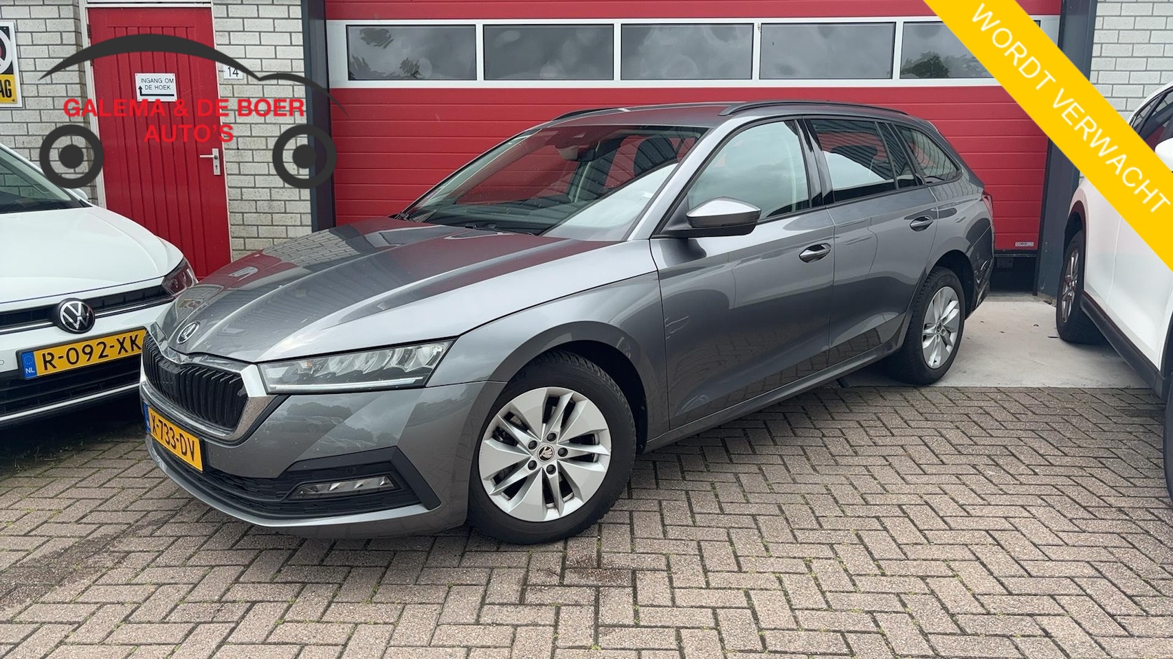 Skoda Octavia Combi - 1.5 e-TSI Business Edition AUTOMAAT / TREKHAAK / CARPLAY / FULL LED / KEYLESS / CLIMA / PD - AutoWereld.nl