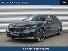 BMW 5-serie - 530e M Sport Automaat / Panoramadak / Adaptieve LED / Parking Assistant Plus / M Sportonde