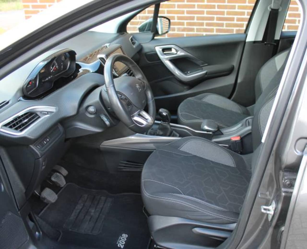 Peugeot 2008 - 1.2 PureTech Active 1.2 PureTech 110pk Active