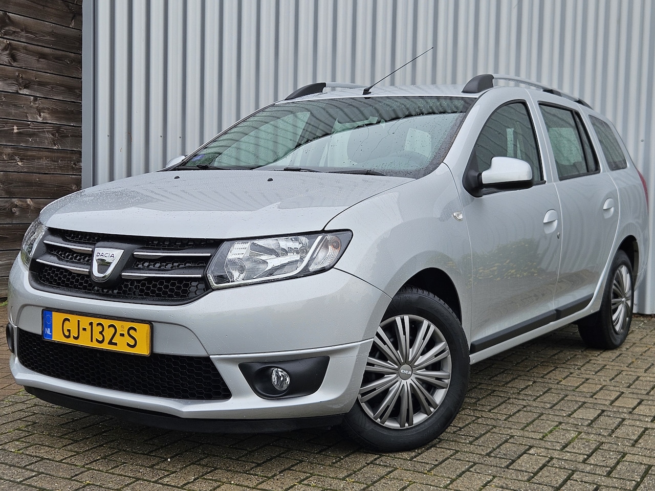 Dacia Logan MCV - 0.9 TCe Lauréate / Dealer Onderhouden! - AutoWereld.nl
