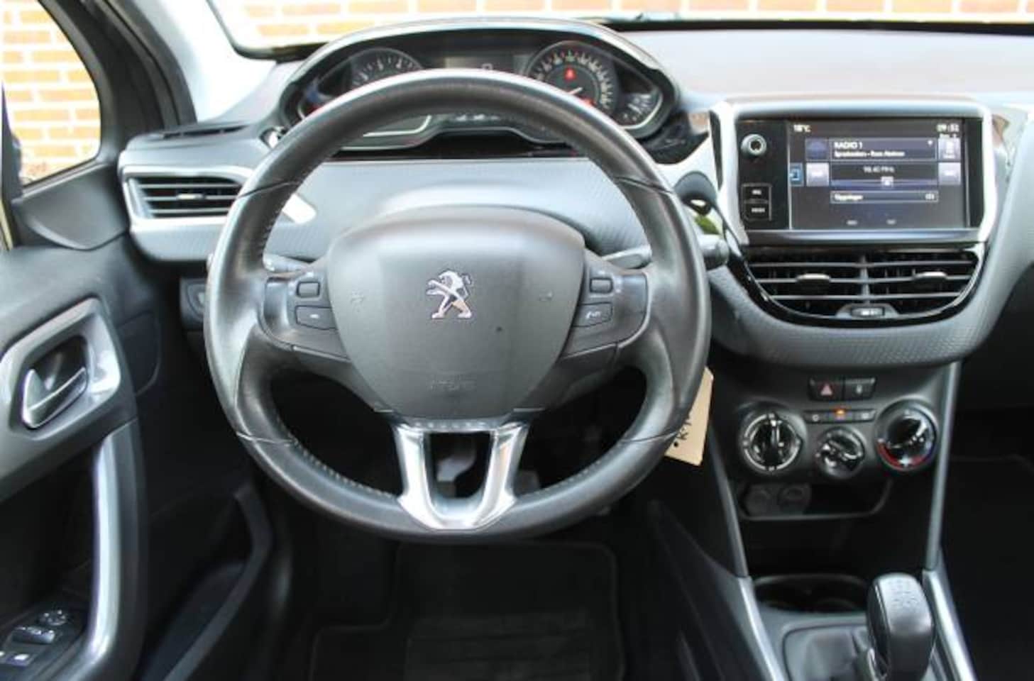 Peugeot 2008 - 1.2 PureTech Active 1.2 PureTech 110pk Active