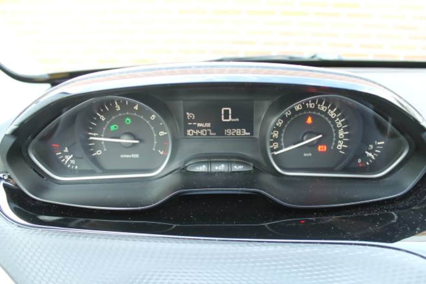 Peugeot 2008 - 1.2 PureTech Active 1.2 PureTech 110pk Active