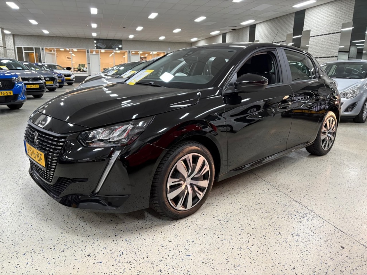 Peugeot 208 - 1.2 Navigatie Apple carplay Airco Cruise Led - AutoWereld.nl