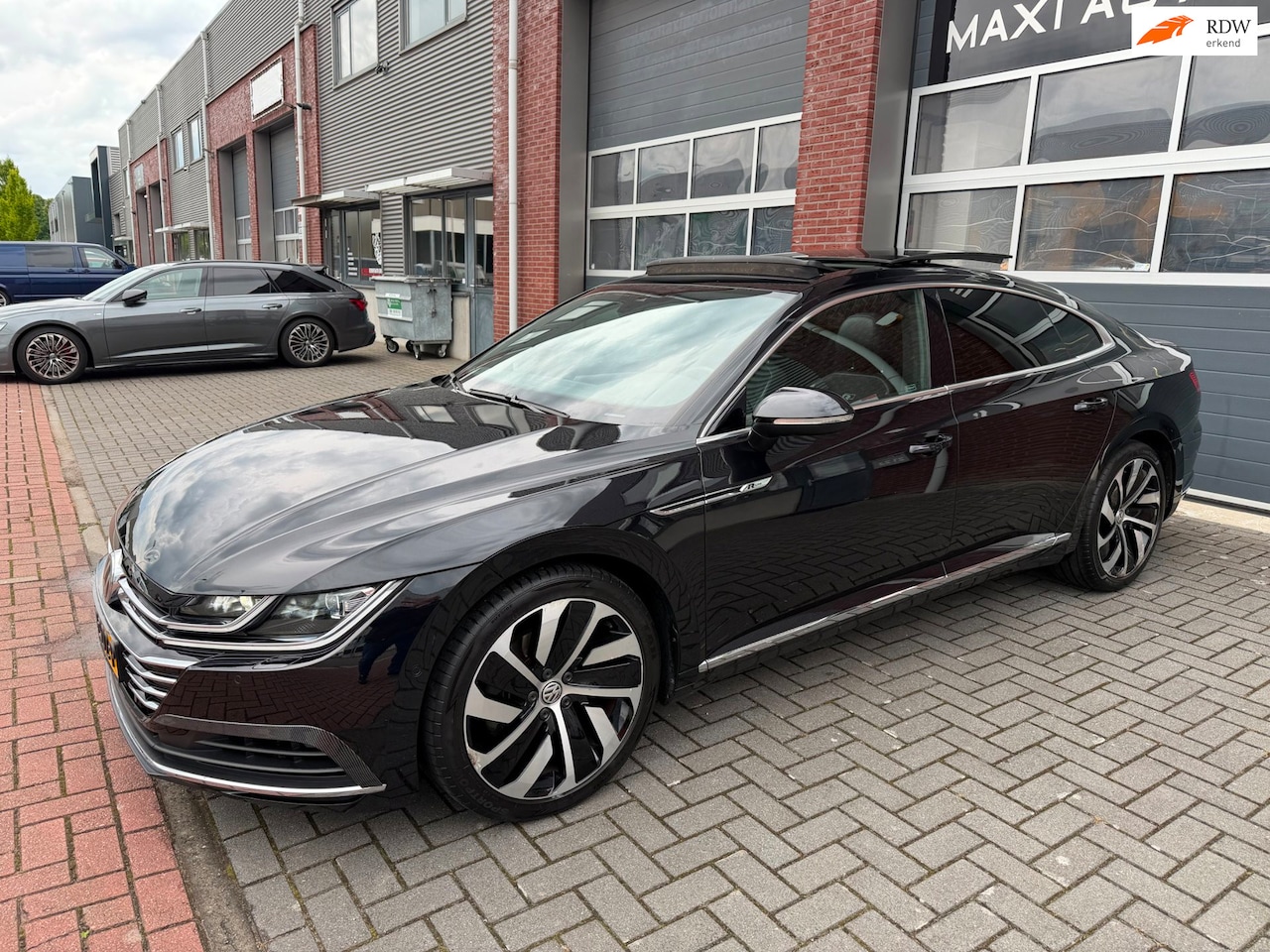 Volkswagen Arteon - 1.5 TSI R-Line LED ACC Pano Camera Virtual - AutoWereld.nl