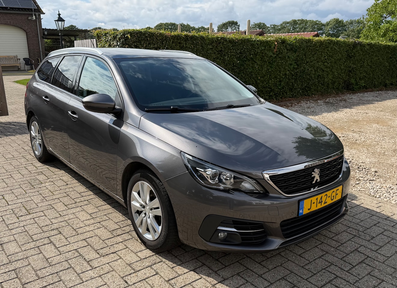 Peugeot 308 SW - 1.2 PureTech Blue Lease Executive - AutoWereld.nl
