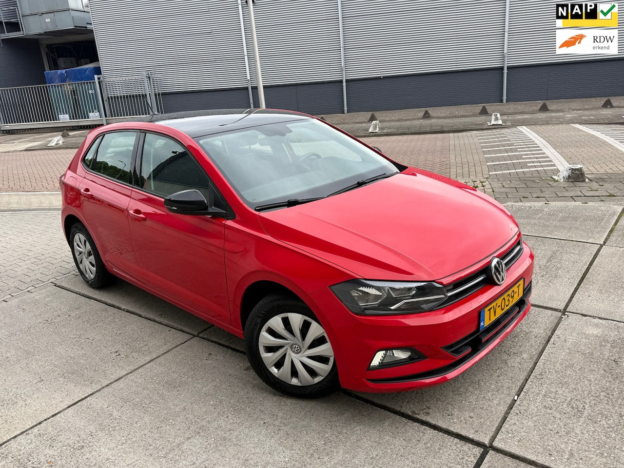 Volkswagen Polo - 1.6 TDI Comfortline 1e Eigenaar AUTOMAAT CAMERA CLIMA - AutoWereld.nl