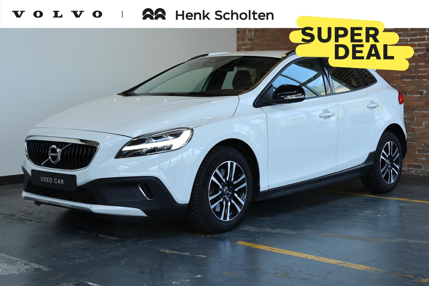 Volvo V40 Cross Country - T3 Automaat Edition+ | Afneembare trekhaak | Stoelverwarming | Navigatie | Volvo on Call | - AutoWereld.nl