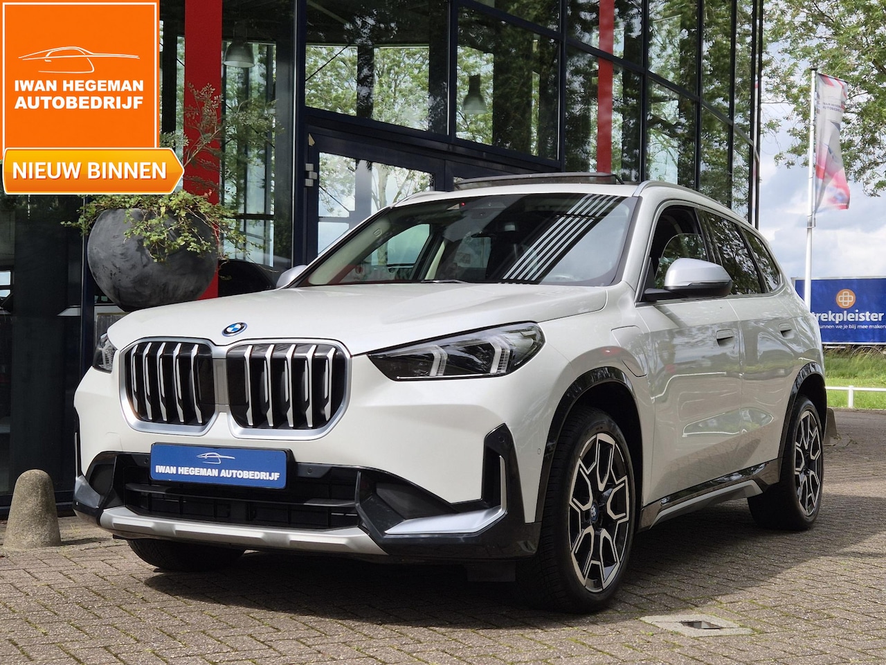 BMW X1 - xDrive25e | SOH 95,71% | Panoramadak | Leder | Navigatie | PDC + camera | Stoelverwarming - AutoWereld.nl