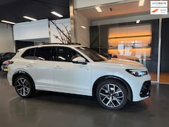 Volkswagen Tiguan - 1.5 eTSI R-Line Pano 360Cam. Elec.Trekhaak