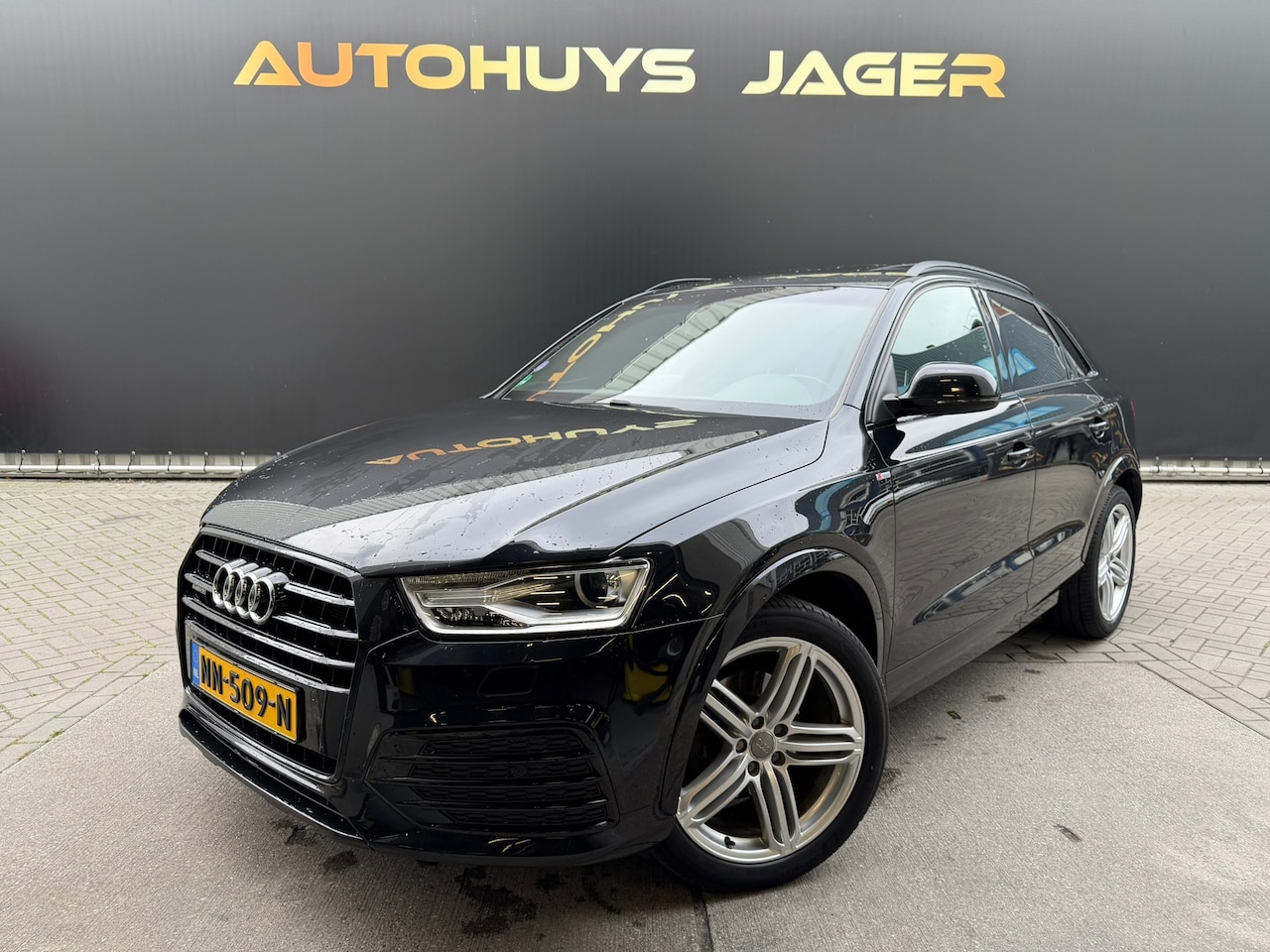 Audi Q3 - 2.0 TFSI Quattro Sport Pano Leer Bose Trekhaak Stoelverwarming Automaat - AutoWereld.nl