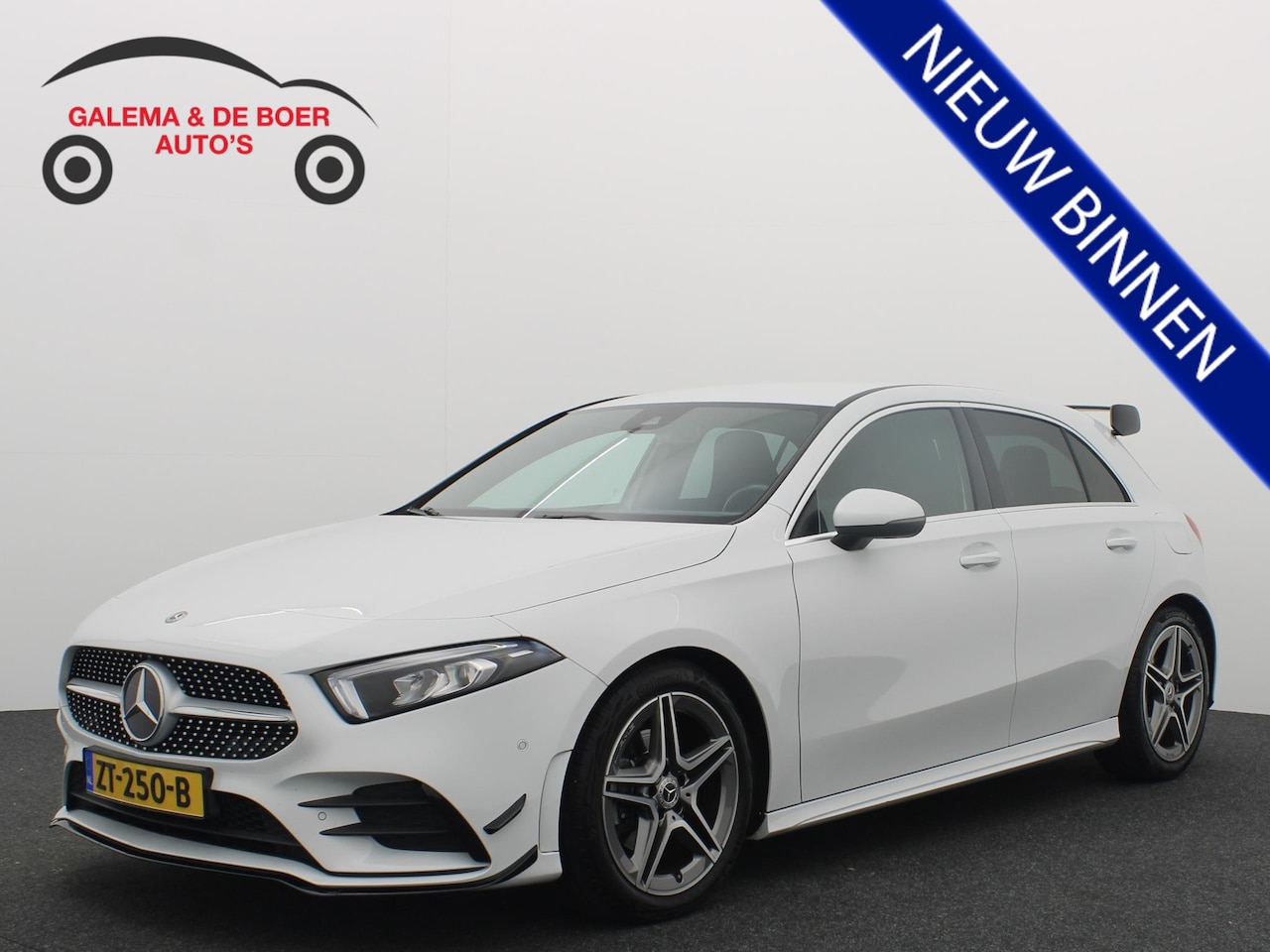 Mercedes-Benz A-klasse - 180 Business Solution AMG A45 AMG LOOK / WIDESCREEN / FULL LED / CARPLAY / CAMERA / STOELV - AutoWereld.nl