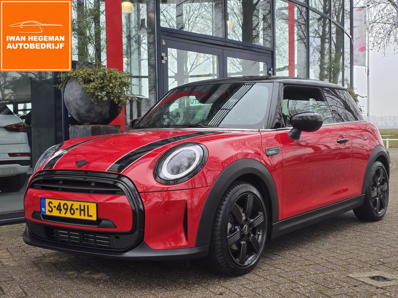MINI Cooper - Mini 1.5 Camden Edition | Climate Control | Parkeersensoren | Navigatie | LM Velgen - AutoWereld.nl