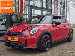MINI Cooper - 1.5 Camden Edition | Climate Control | Parkeersensoren | Navigatie | LM Velgen