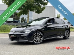 Volkswagen Golf - 8 1.5 eTSI R-Line DSG PANO IQ AMBIENT BLACK