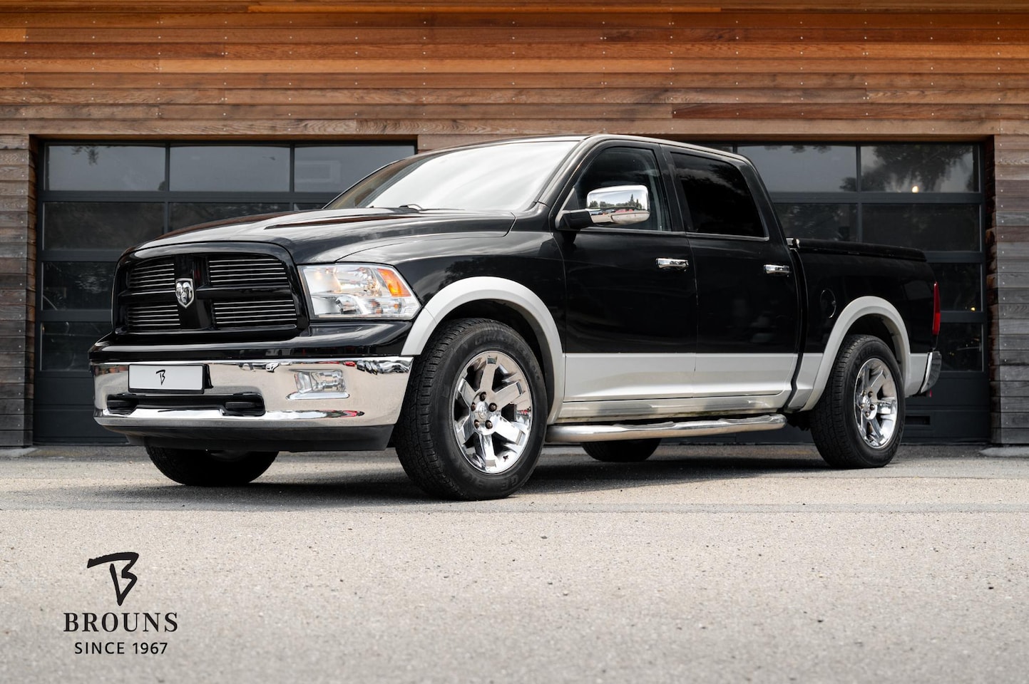 Dodge Ram 1500 - 5.7 V8 4x4 Quad Cab 6'4 Laramie 5.7 V8 4x4 Quad Cab 6'4 Laramie LPG - AutoWereld.nl